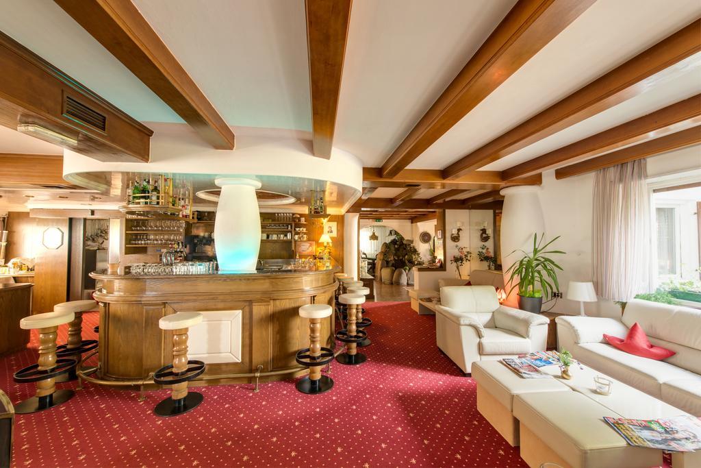 קורניאנו Hotel Waldhof מראה חיצוני תמונה